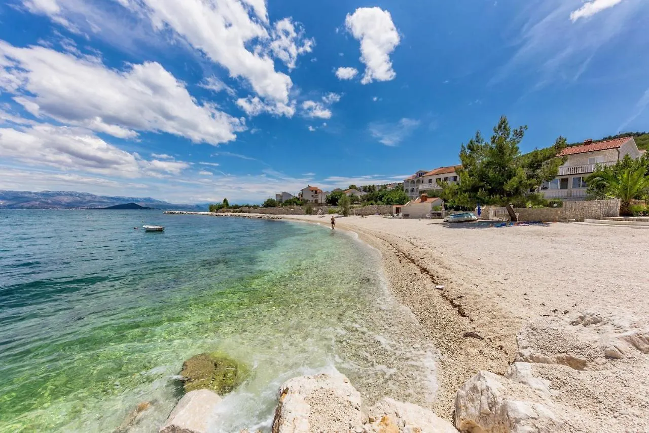 Apartment Arbanija 14825B Trogir