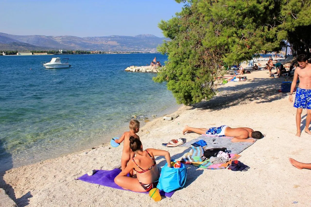 Apartment Arbanija 14825B Trogir