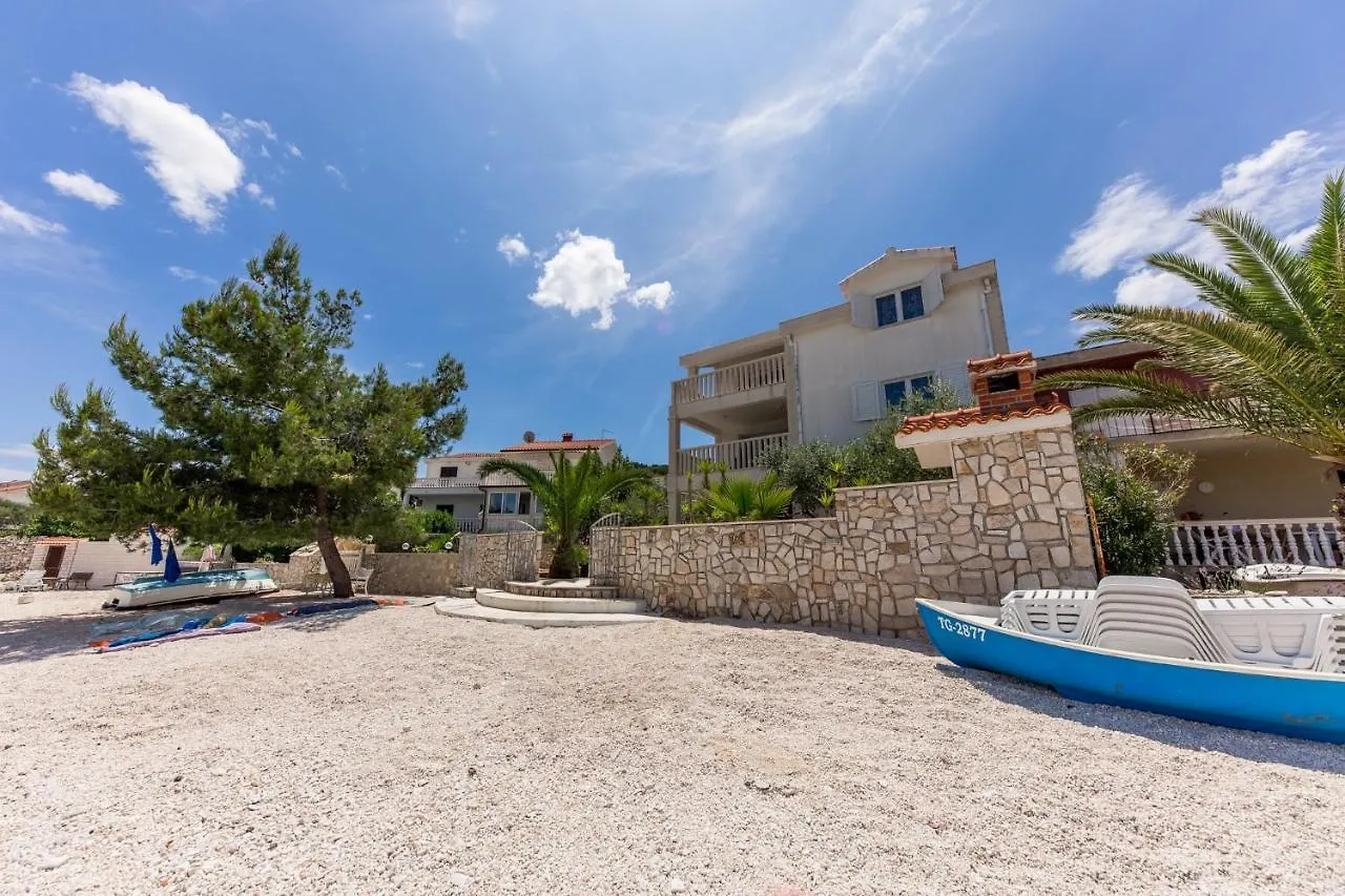 Apartment Arbanija 14825B Trogir
