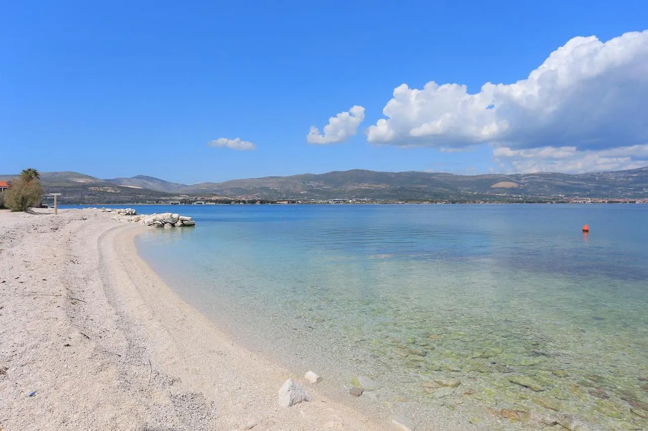 Apartment Arbanija 14825B Trogir